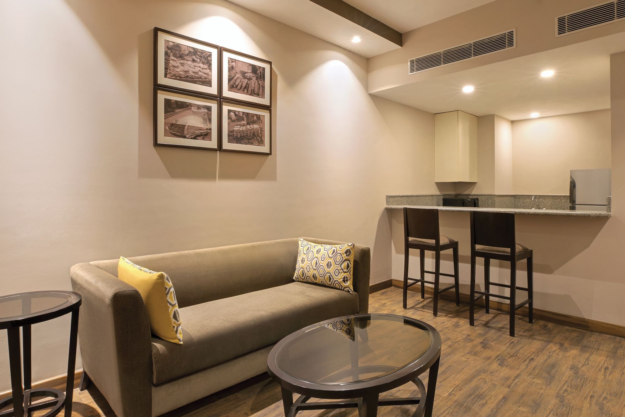 Lemon Tree Hotel Sohna Road Gurgaon Exterior foto